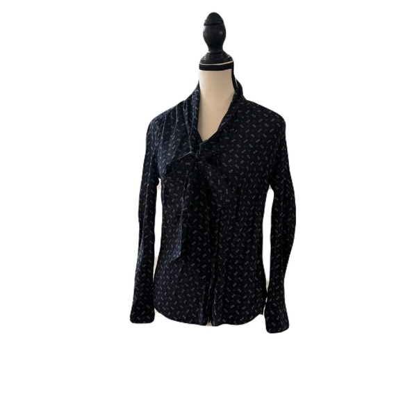 Banana Republic-Women’s 100% Silk Blouse-Navy-Neck Tie-Classic-Chainlink-Size 2 - Picture 3 of 15